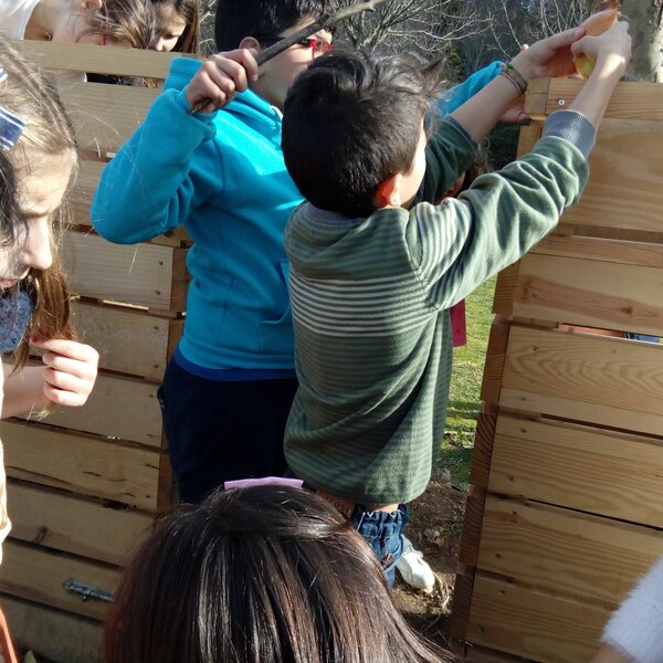 Alunos trabalham o tema da Compostagem na escola de Melgaço